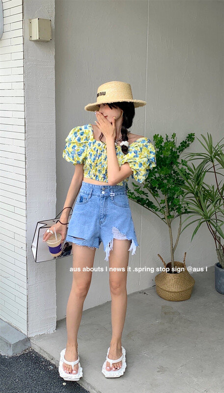 【 aus 】 Korean version high waisted and perforated versatile denim shorts g617\lsw