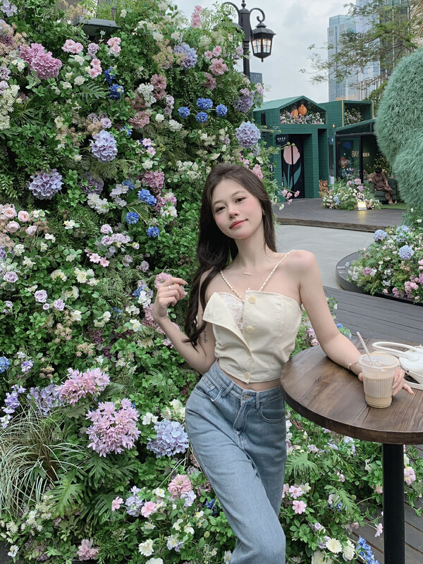 [Amanda] designed a fake two-piece lace stitched blouse 9607\pcz