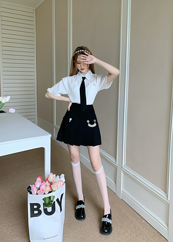 New year in early spring! [rich man] Korean version pleated short skirt (jewelry can not be removed) 0921\pcz