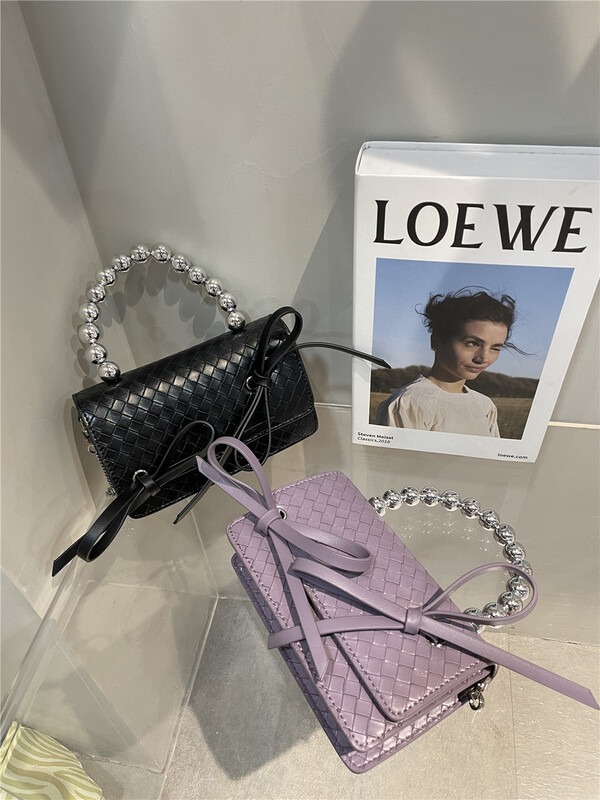 [below] bow tie versatile handbag (with shoulder strap) 203-1285\ccl