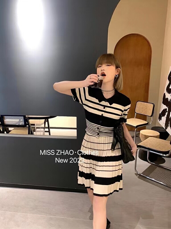 [misszhao] Polo neck stripe knitted cardigan + fashionable high waist pleated skirt set 1508\hbx