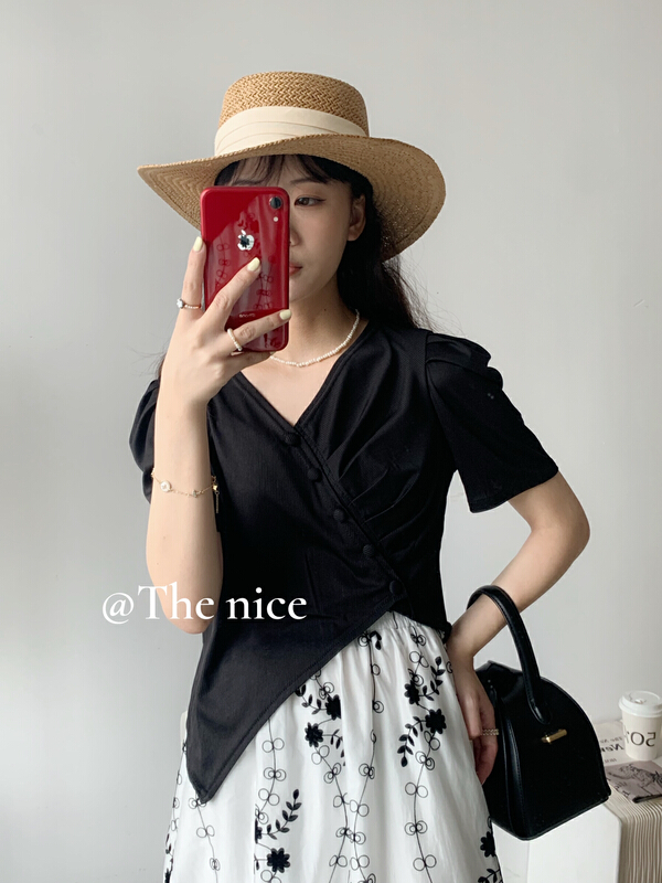 In early summer! [the nice] niche design irregular bubble sleeve V-neck shirt a9131\hjy