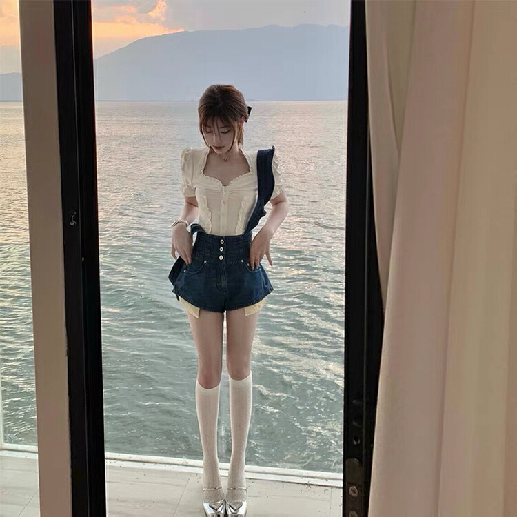 [Kiki studio] Korean slim and versatile denim shorts (with detachable shoulder straps) 5994\hjy