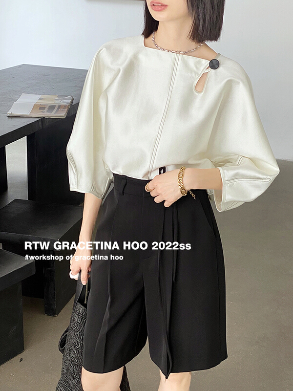 [gracetina Hoo] chic square neck bubble sleeve silhouette shirt cs5187