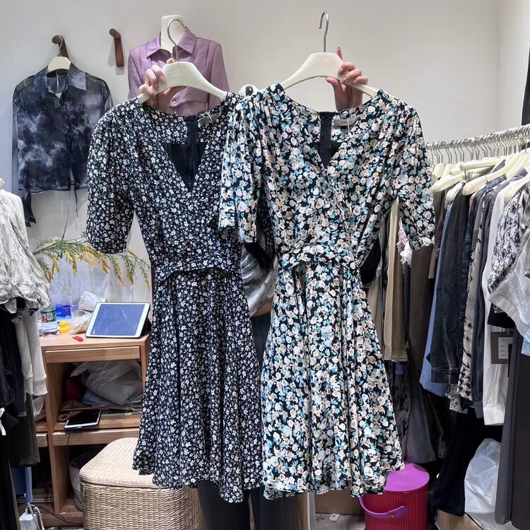 [march-l March meow home] V-neck lady floral dress (only skirts) 6688\l