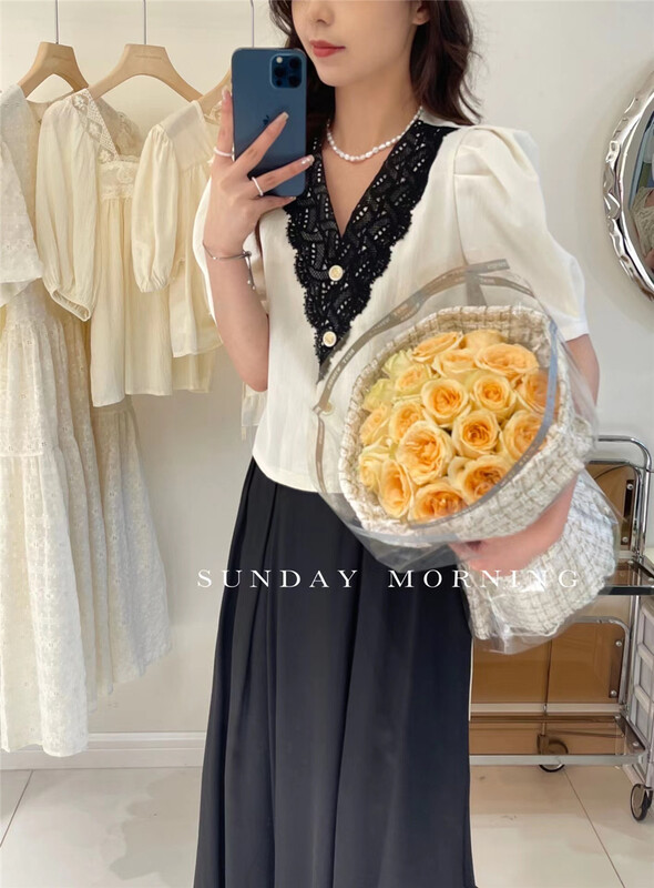 [Sunday morning] small fragrance V-neck lace edge short shirt 6707\zjy
