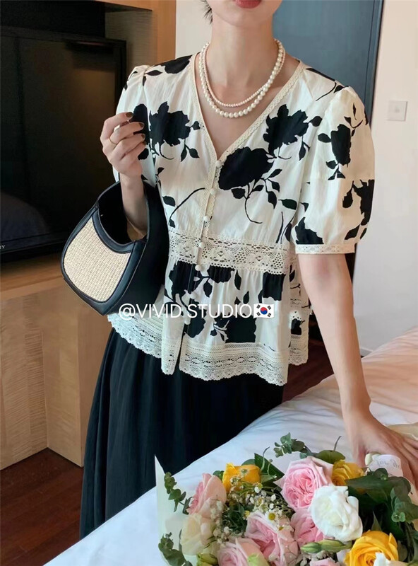 [vivid] V-neck flower aging shirt 1751\zjy