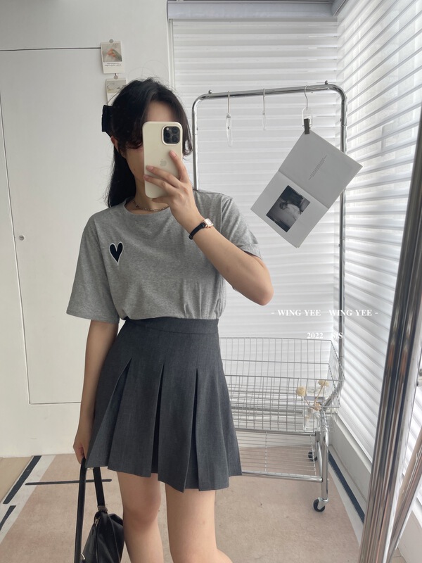 [Wingyee] Korean sweet embroidered love T-shirt + versatile age reducing short skirt set 33620\ll
