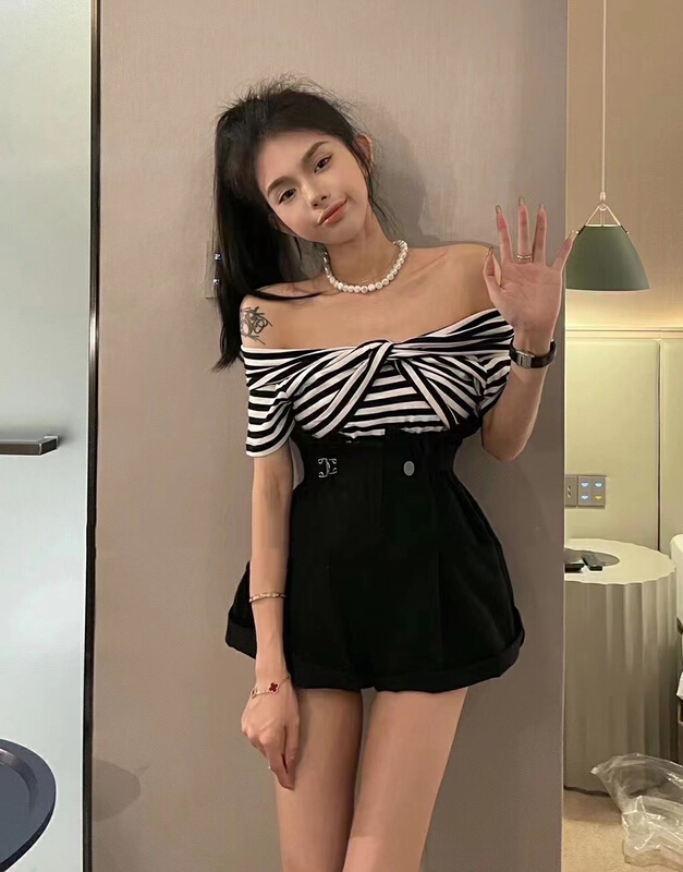 [JH] net red stripe Off Shoulder Top + fashionable washing Shorts Set (only selling sets) 41775\pcz