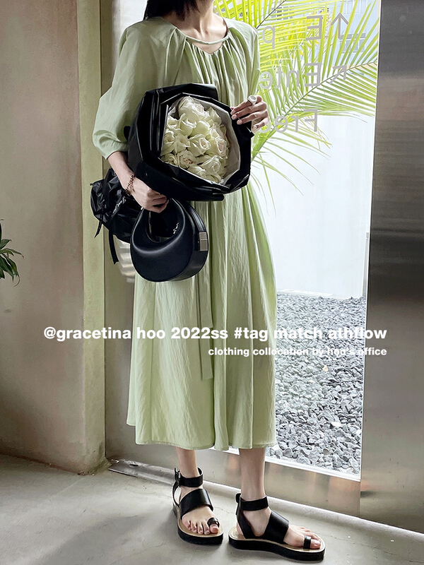 [gracetina Hoo] French retro V-neck lace up Pleated Dress ly6125