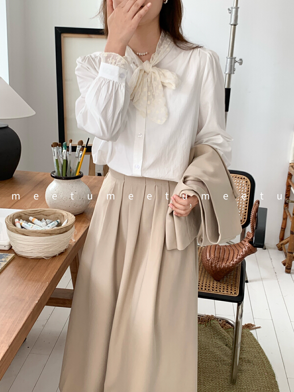 New year in early spring! [meetu] V-neck versatile fashion shirt 2082-1\y