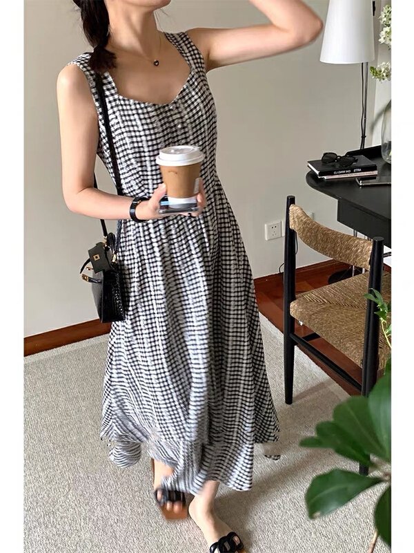 [Huaxi] design sense aging black and white checkerboard strap dress 9160\pcz