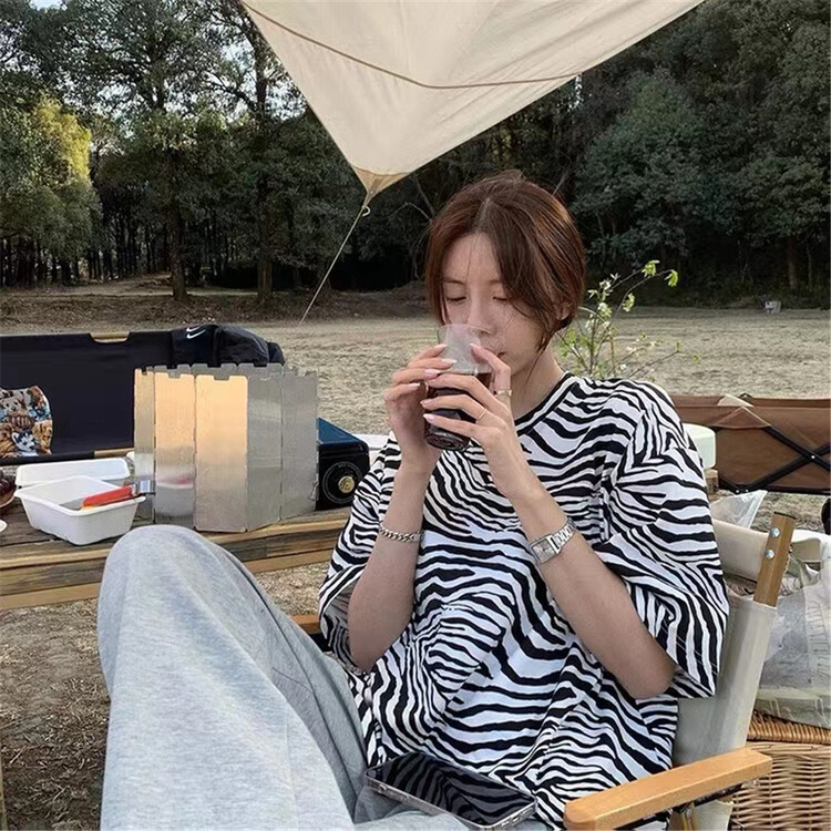 In early summer! 【 Amy 】 Zebra Print Pullover round neck short sleeve T-shirt ys1-8105\wtt