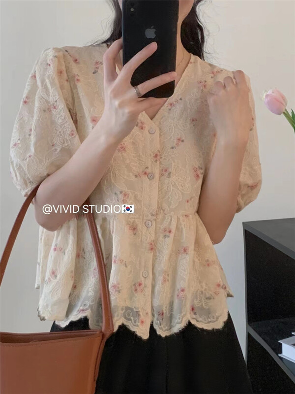 [vivid] V-neck bubble sleeve fresh shirt 1725\zjy