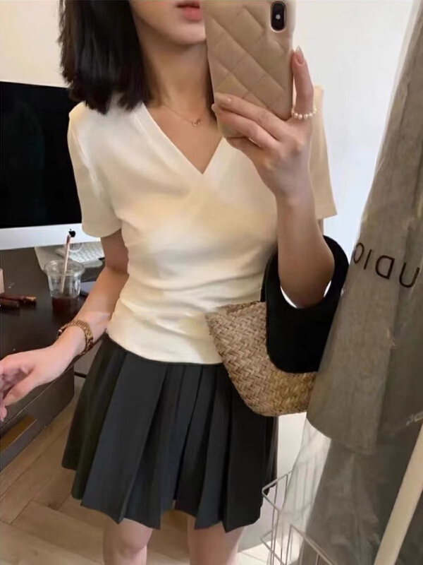 [jun.t] casual high texture cross V-neck T-shirt ➕ High waist slim skirt suit 6222\pcz