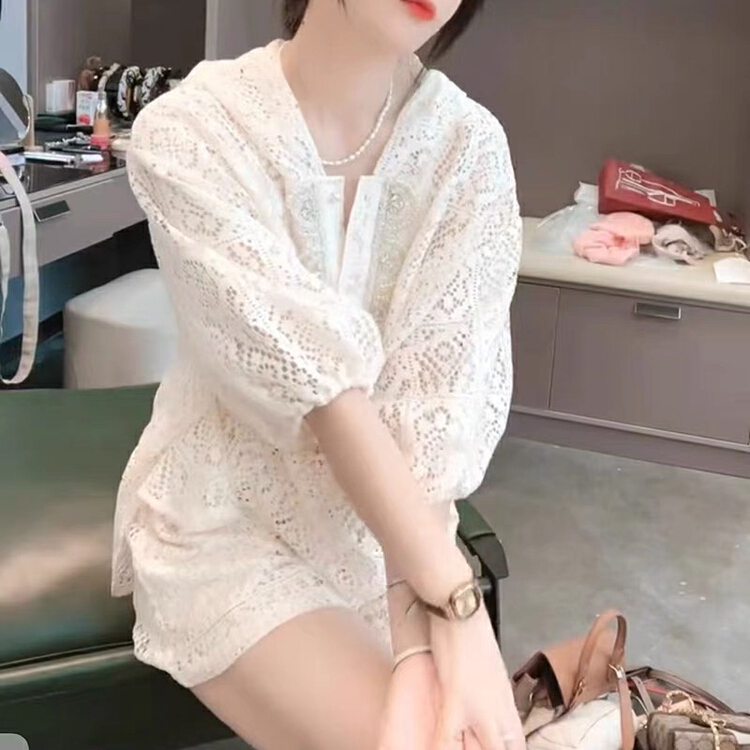 [miss Xixi] advanced design V-neck lace shirt + casual Shorts Set 1539\l