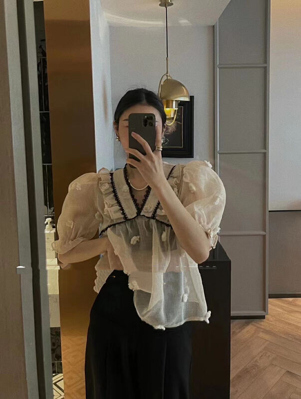 [m2+] solid flower V-neck shirt 8143\wtt