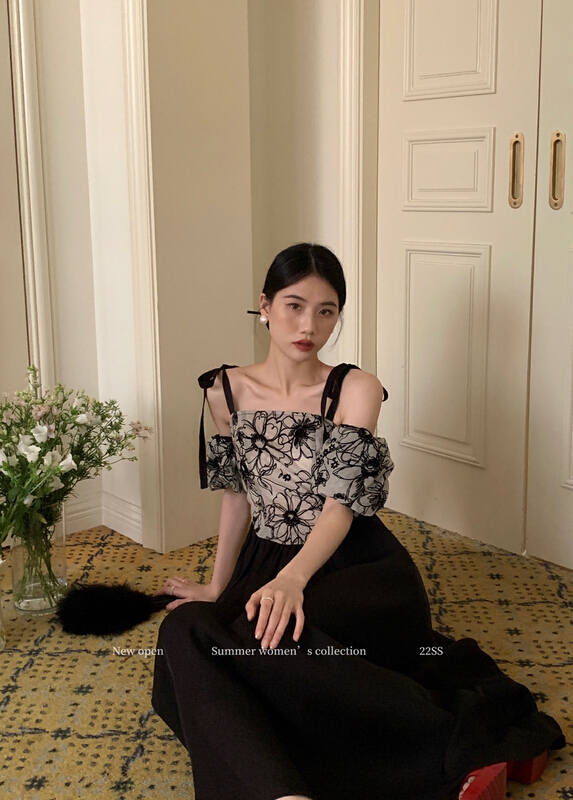 [new open] embroidered splicing sling Korean retro dress gl22883\zxx