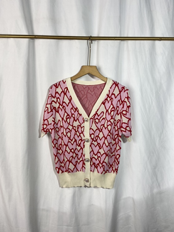 [Yi show store] V-neck love fashion knitted cardigan 1491\cl