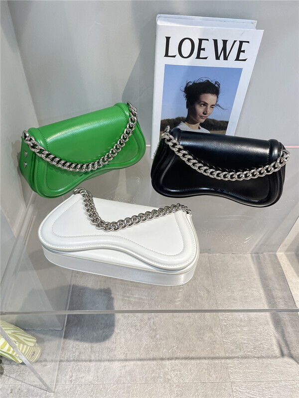 [words] versatile Korean version chain shoulder bag (with shoulder strap) 203-1288\ccl