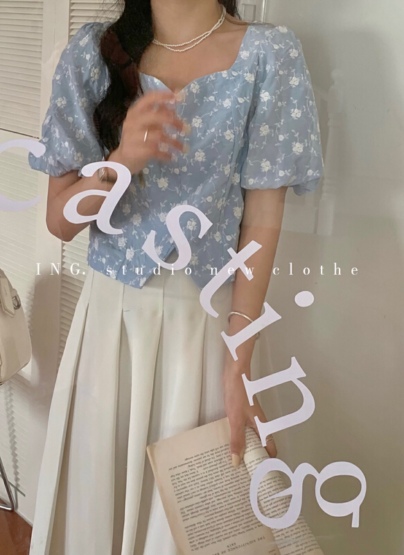 In early summer! [ing] sweet temperament square neck bubble sleeve Decor Embroidery Shirt 6953\zsy