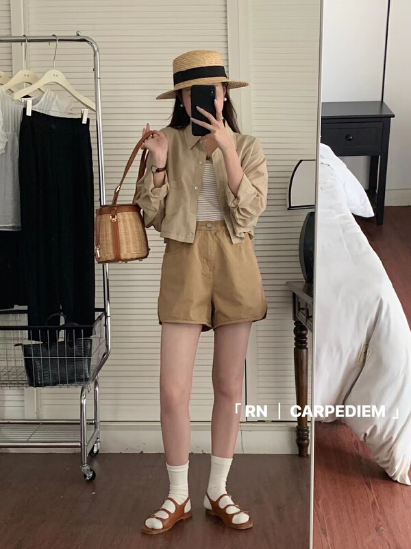 [RN] Korean loose and simple long sleeve sunscreen shirt + striped suspender vest set 81152\ll