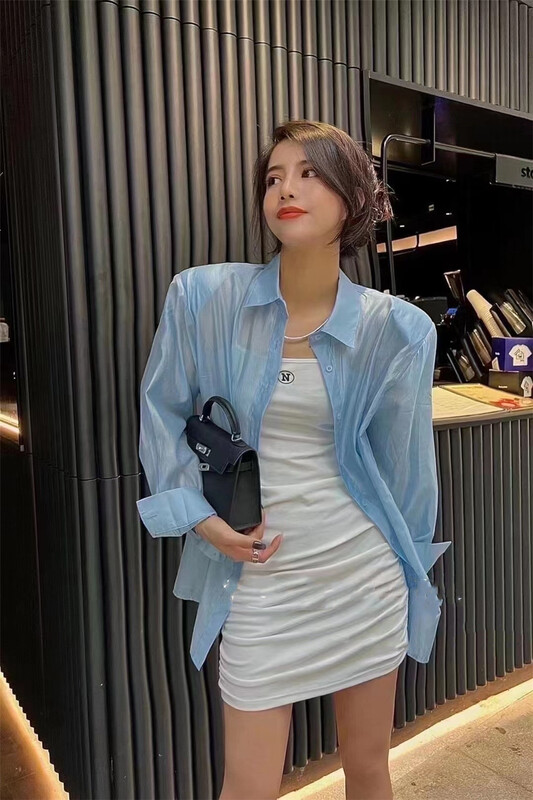 [Han C family] solid color loose sunscreen shirt + letter embroidered suspender skirt two piece suit 6495\pcz