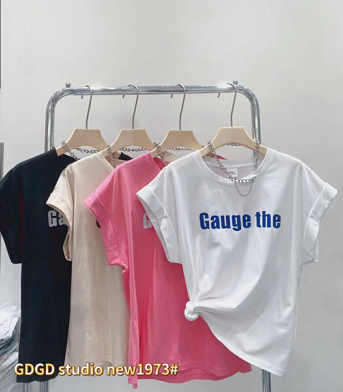 [gdgd] Korean half sleeve letter printed short sleeve T-shirt (with chain) 1973\wtt