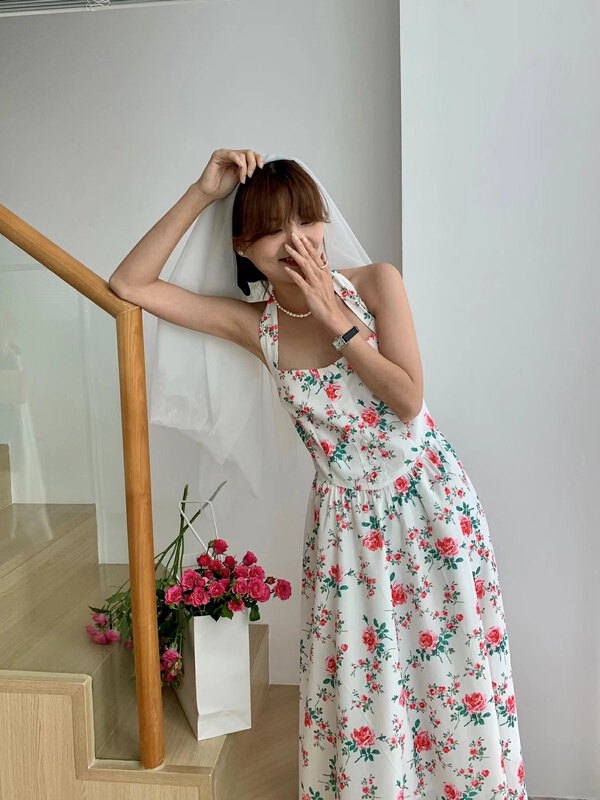 Original price 84.60! [lemon tree] pure broken flower waist hanging neck dress 19008\xyy