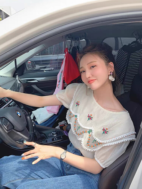 [Kiki studio] embroidered round neck small fresh shirt 6096\hjy