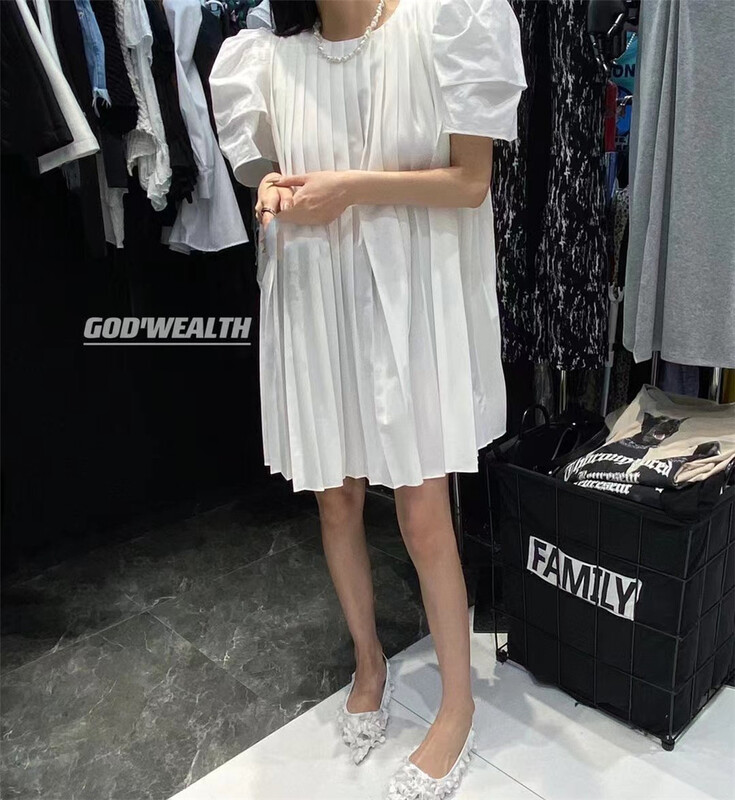 [buyer Yan Xuan - God of wealth] niche silhouette bubble sleeve Pleated Dress 1626\\cl