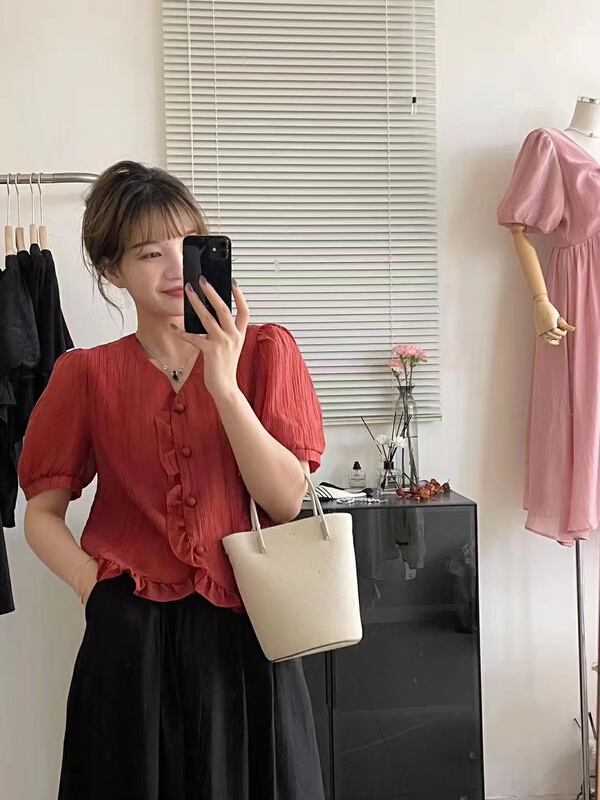 [AOT] gentle and unique V-neck fresh shirt 5370\xyy