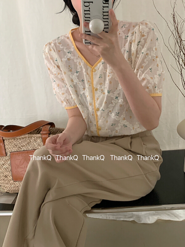 In early summer! [thankq] V-neck color contrast border flower shirt 6835\zsy