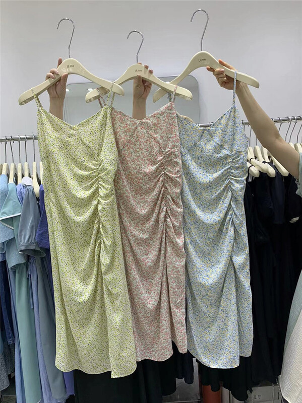 [u.me] Korean version lady V-neck floral suspender dress 88110-1\hjy