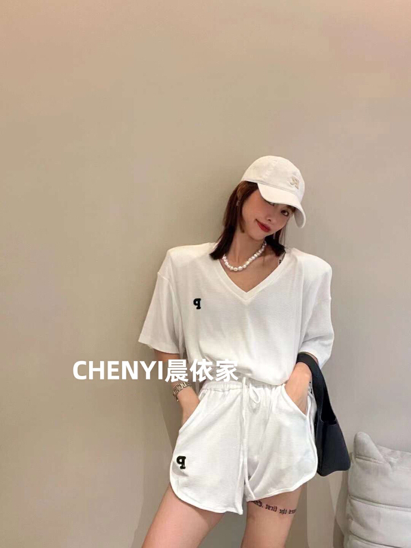 [Chenyi] Korean letters loose short sleeve T-shirt + sports and leisure shorts two piece suit 1973\xyy
