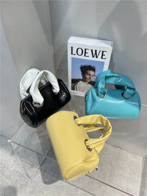 [words] versatile Korean solid handbag 203-3582\ccl
