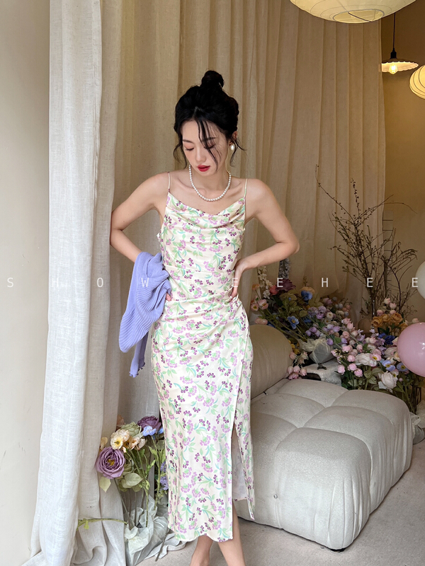 [xiuxixi] French gentle temperament wrinkled waist broken flower suspender dress 8138\jhy