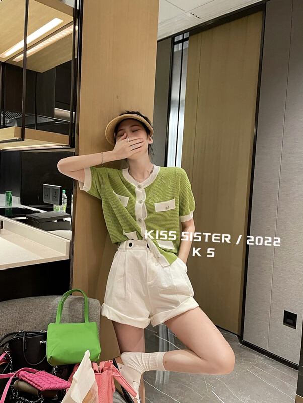 [kiss sister] xiaoxiangfeng round neck color contrast knit shirt 22m8082