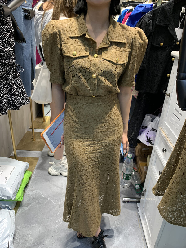 [x.xan] French lace bubble sleeve blouse + slim fitting fishtail skirt two piece suit 2353\pcz