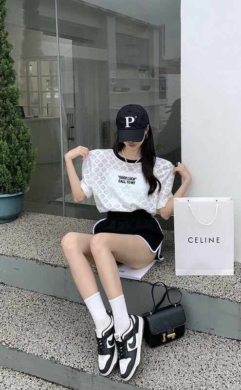 [our] Korean letters contrast lace short sleeve T-shirt 10312\lsw