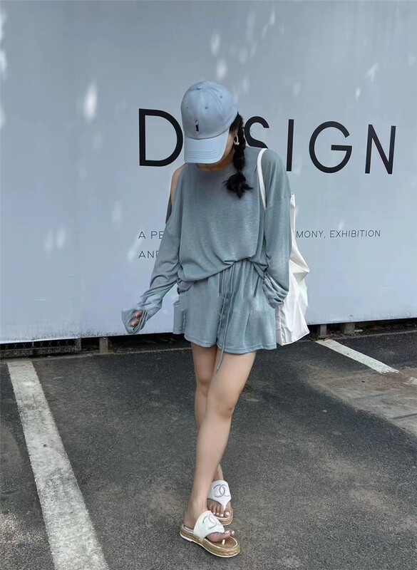 [semi plain] off the shoulder loose sunscreen shirt + casual Shorts Set z098\zjy