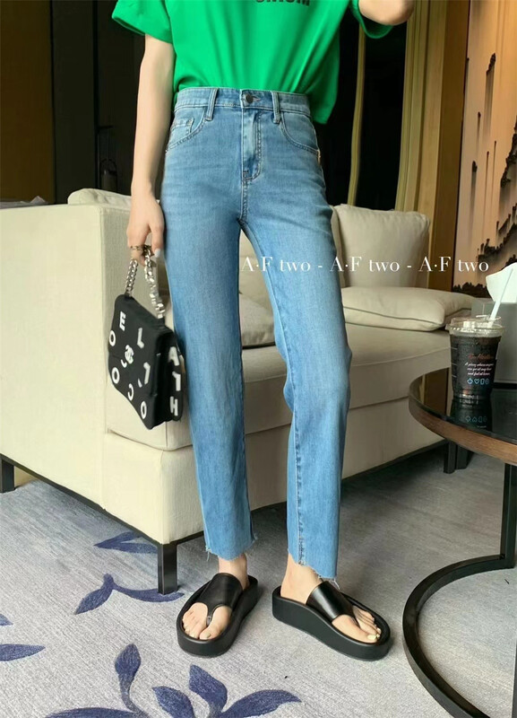 [buyer Yan Xuan Dai Jia'er] Korean fashion skinny jeans with small feet f81135\cl