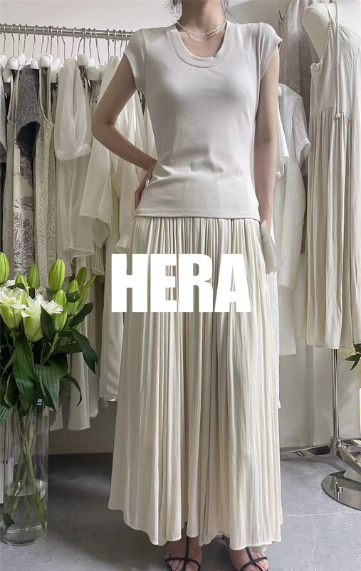 [Hera] V-neck sleeveless comfortable shirt 22221\l