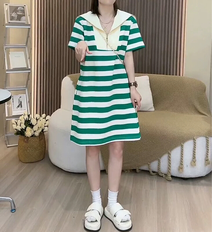 [S.J] Navy neck print lettering thin stripe A-line dress 6961\lsw