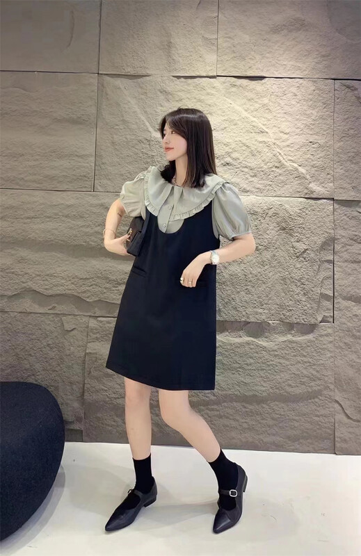 [8090] solid color pullover shirt + sleeveless Korean strap skirt set 2099\l