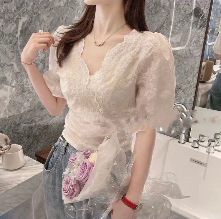 [I-D] Korean Style Embroidered back lace blouse 6107 \ll