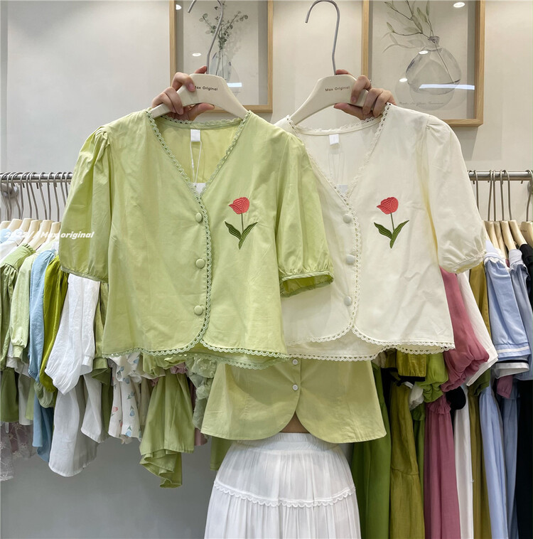 [Max original] V-neck Flower Embroidery Shirt 98331\hbx