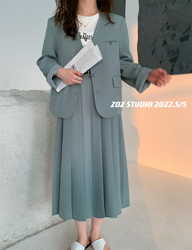 A new year in early spring! [ZOZ] pleated Korean style skirt (only selling skirt) 022010\l