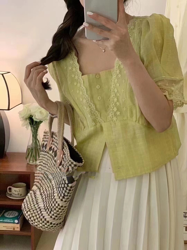 [Moco Moco - small a family] Korean version exquisite Square Neck Shirt 839\pcz