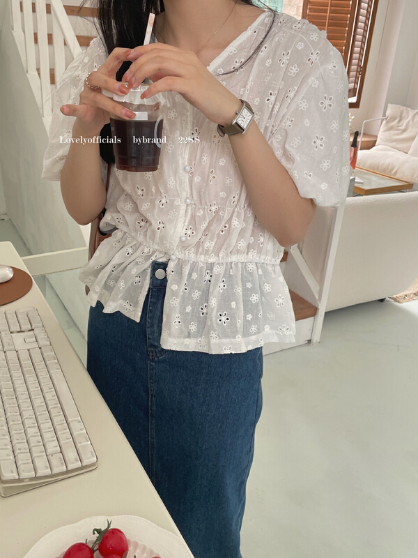 【 love 】 French temperament V-neck embroidery bubble sleeve blouse s1372\hbx